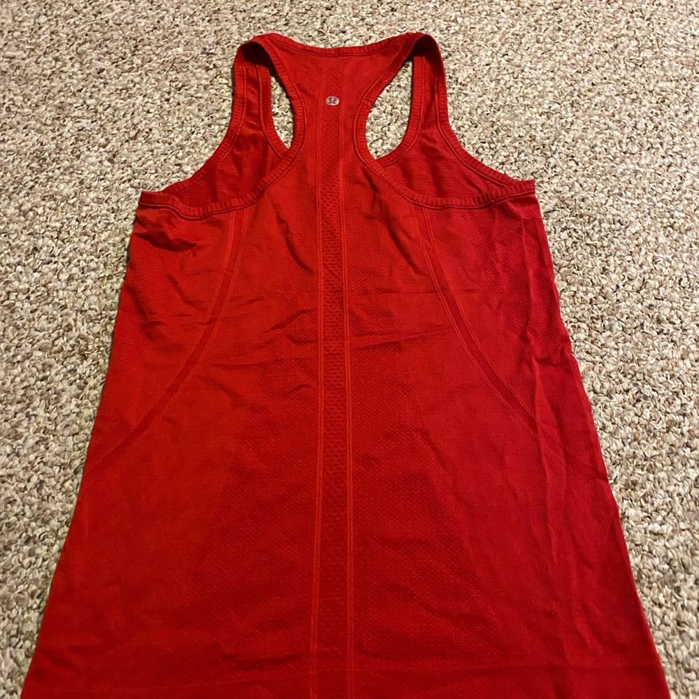 Lululemon size 6 swiftly tank